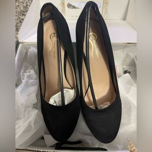 Women Stiletto Pump Heels Shoe Size 8.5 Elegant Collection